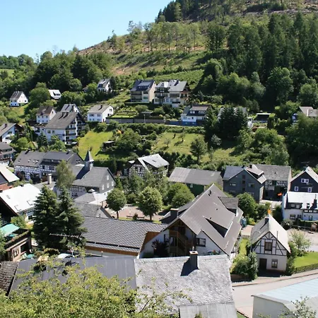 Bei Mit Terrasse Apartman